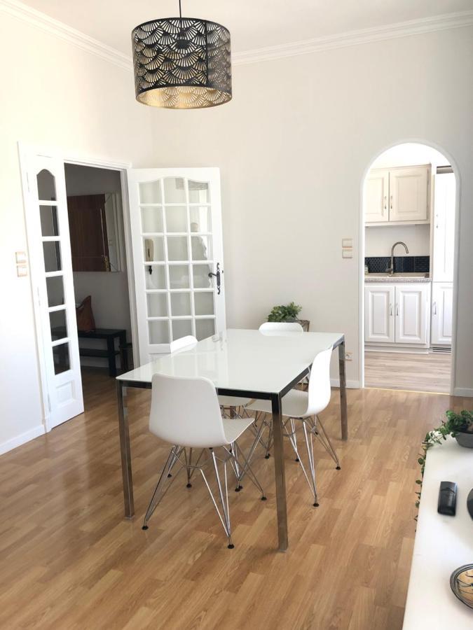 Un Petit Coin De Bastide Apartment Каркасон Екстериор снимка