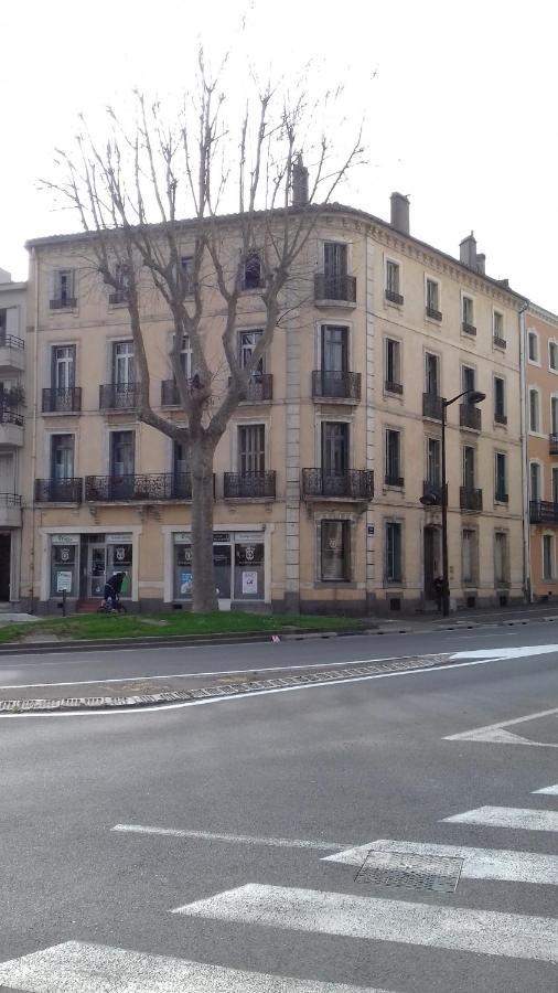Un Petit Coin De Bastide Apartment Каркасон Екстериор снимка